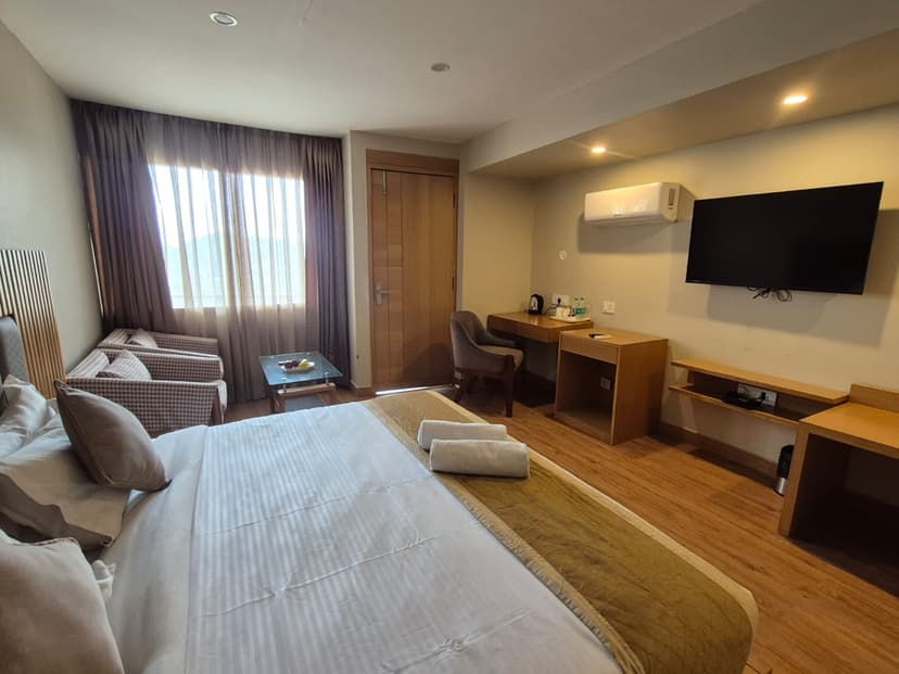 Super Deluxe Room